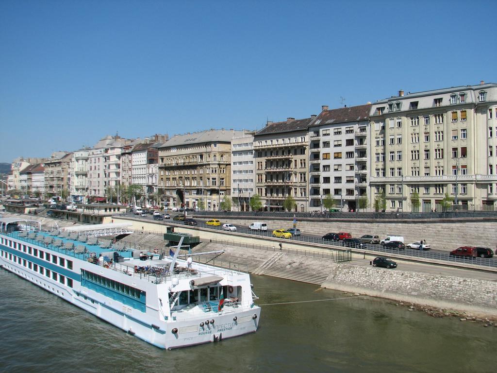 Central Danube Apartment Budapest Room photo
